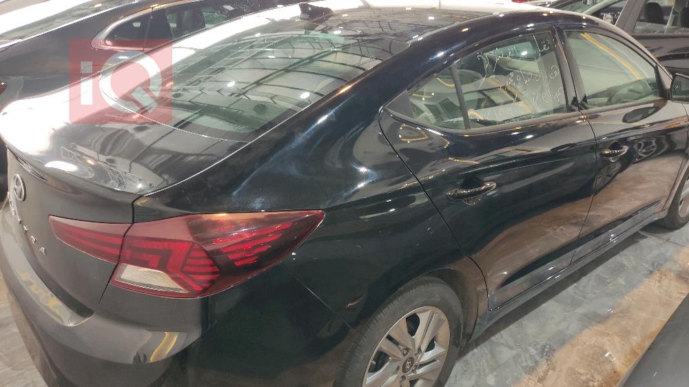 هیوندای ئەلەنترا